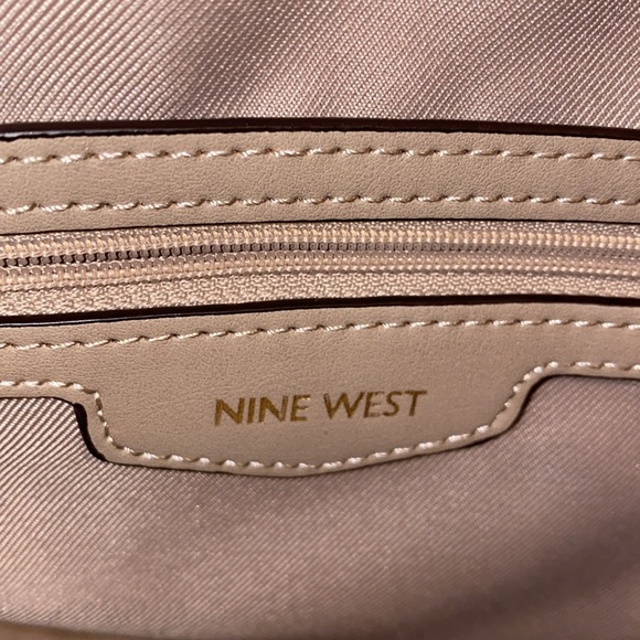 Nine West floral crossbody/shoulder top zip satchel - Picture 4 of 10